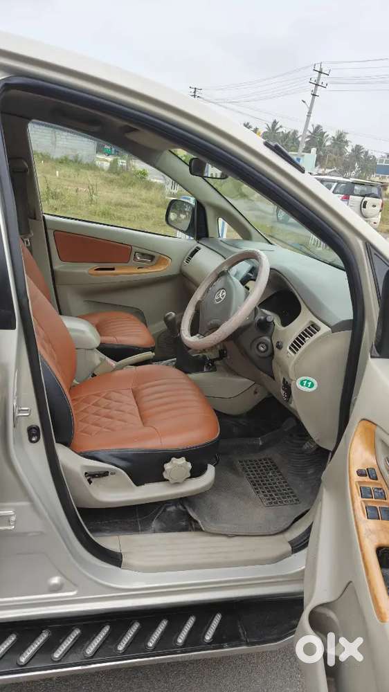 Innova 2.5 V