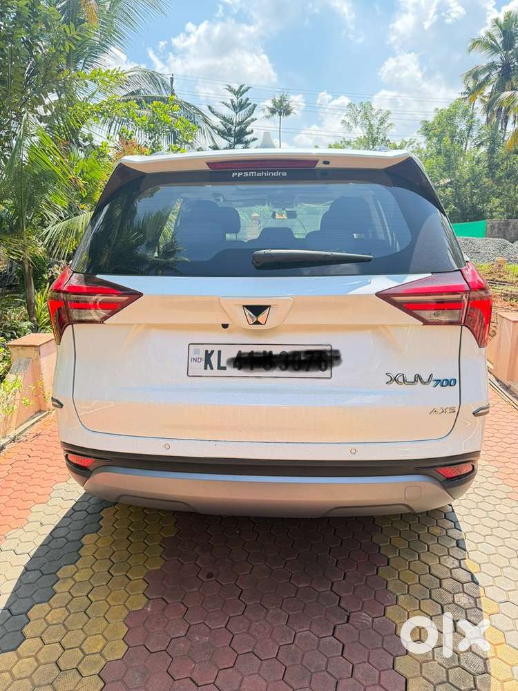 Mahindra Xuv700 Petrol 2023 Low Km Family Used Good Condition Vehicle