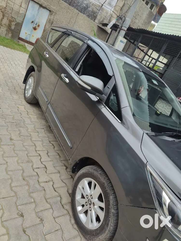Toyota Innova Crysta 2017