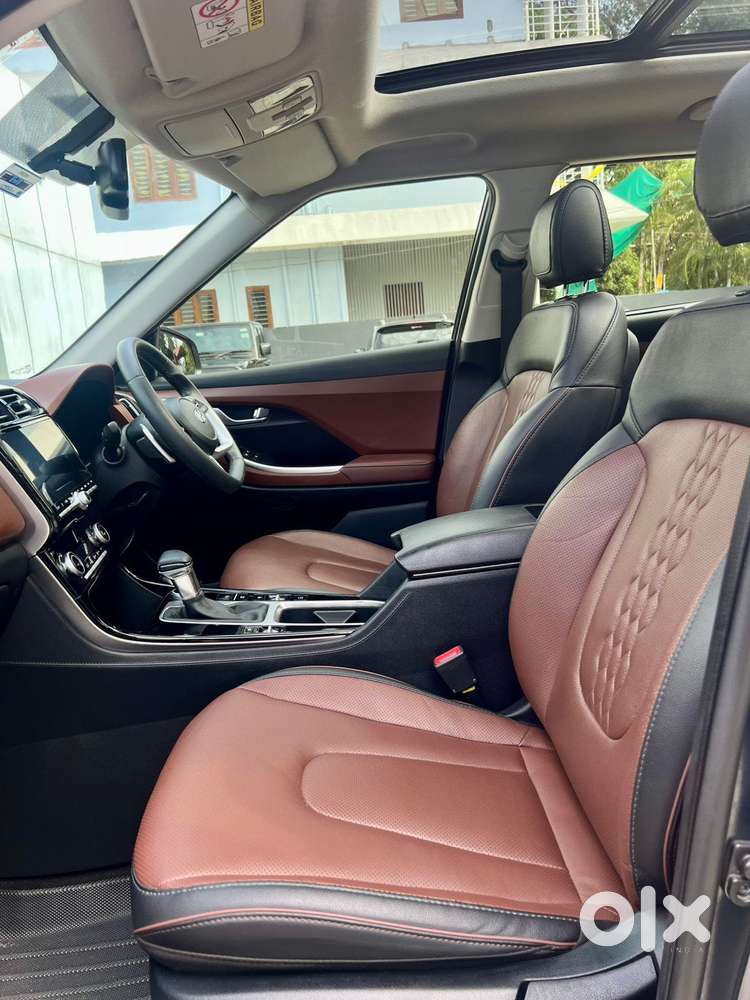 Hyundai Alcazar 2.0 Signature (o) Petrol At 6 Str, 2021, Petrol