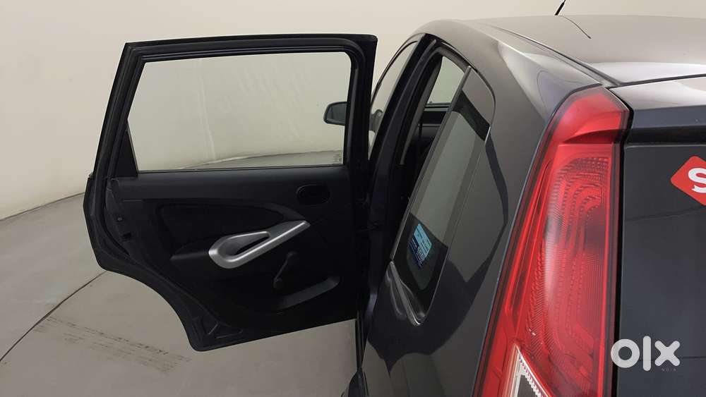 Ford Figo 2010-2012 Petrol Zxi, 2013, Petrol