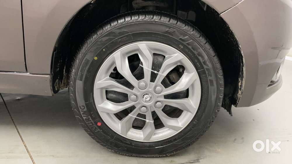 Tata Tiago Xza, 2018, Petrol