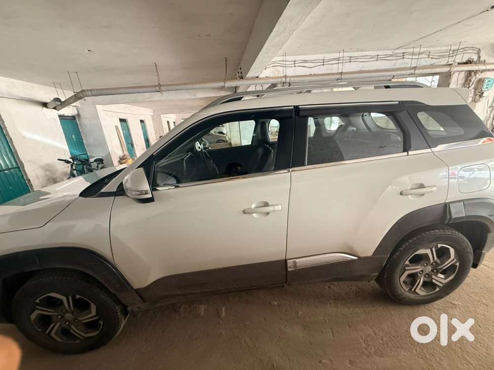Maruti Brezza 1.5 Vxi 2024