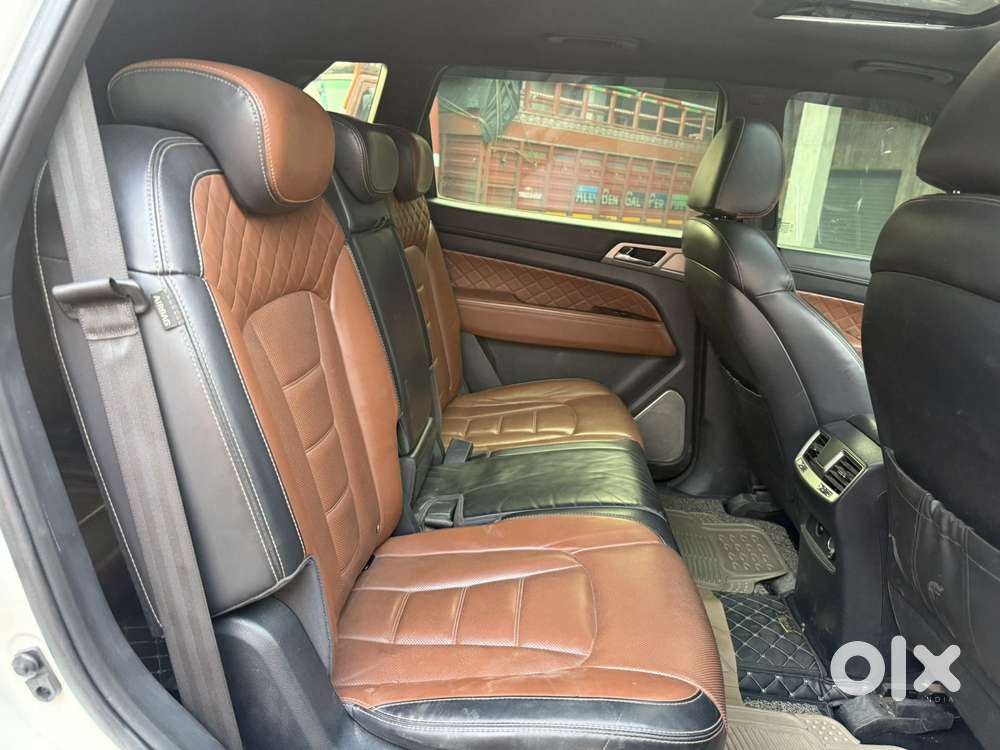 Mahindra Alturas G4 4wd At, 2020, Diesel