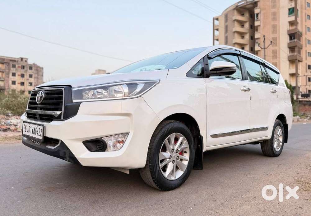 Toyota Innova Crysta 2.4 G Mt 8s, 2023, Diesel