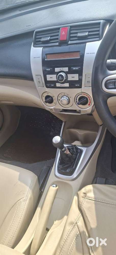 Honda City V Inspire, 2011, Petrol