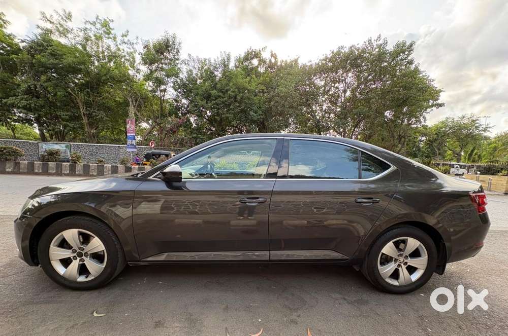 Skoda Superb Style 1.8 Tsi At, 2017, Petrol