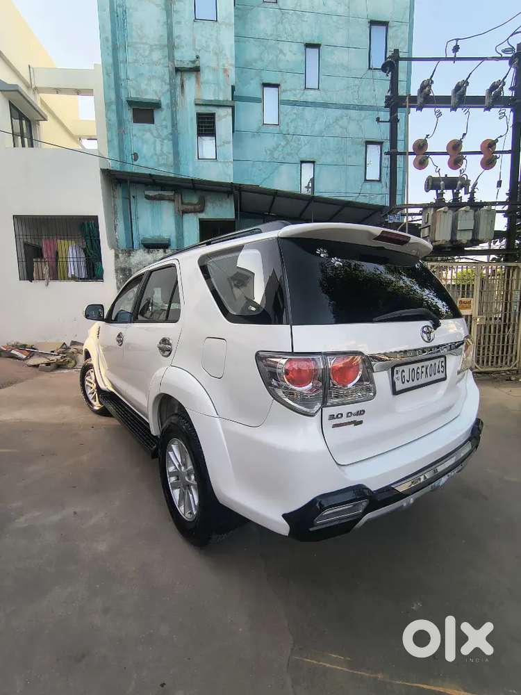 Toyota Fortuner Legender 2012 Diesel 140000 Km Driven