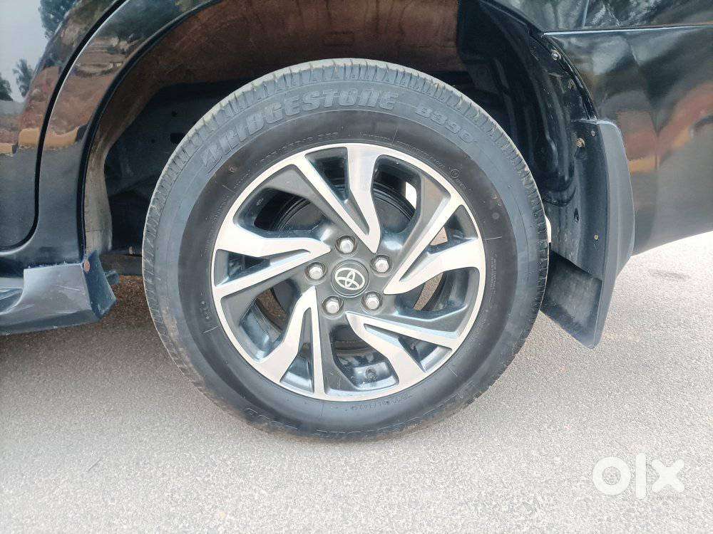 Toyota Innova Crysta 2.4 V 7 Str, 2024