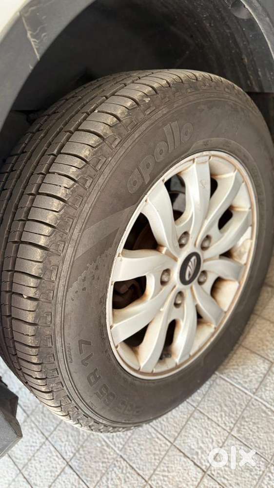 Automatic Mahindra Xuv500 2017 Diesel Well Maintained