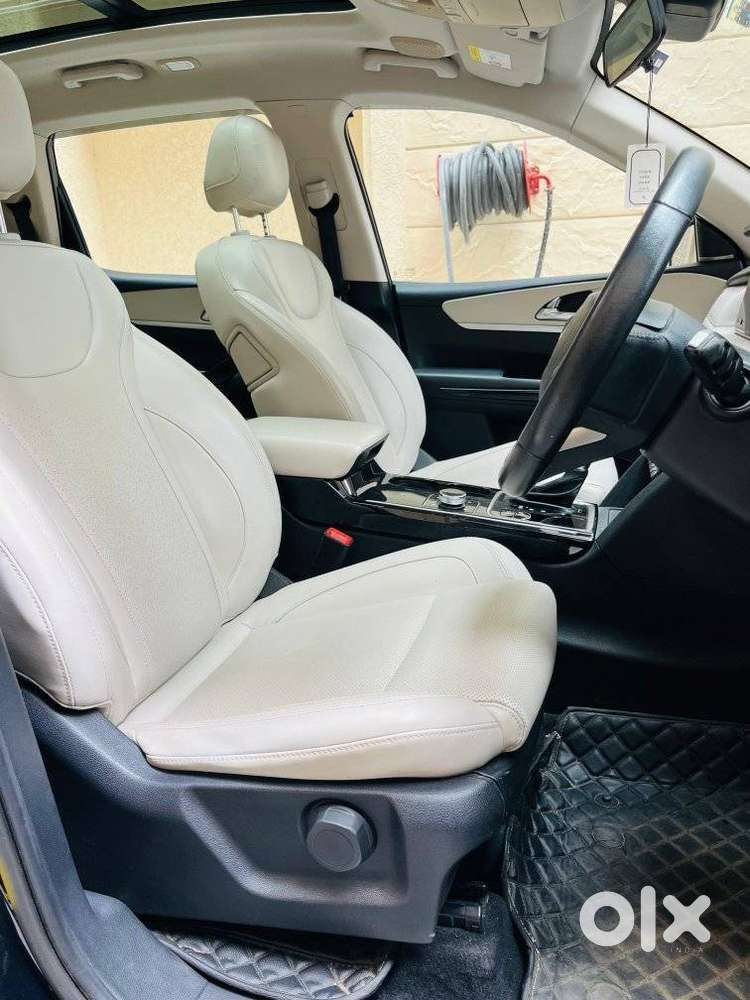 Mahindra Xuv700 2.2 Ax 7 Diesel At Luxury Pack Str, 2022, Diesel