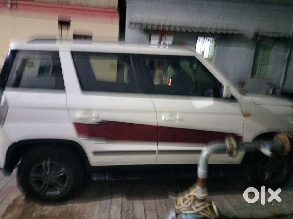Mahindra Tuv 300 T10 2019