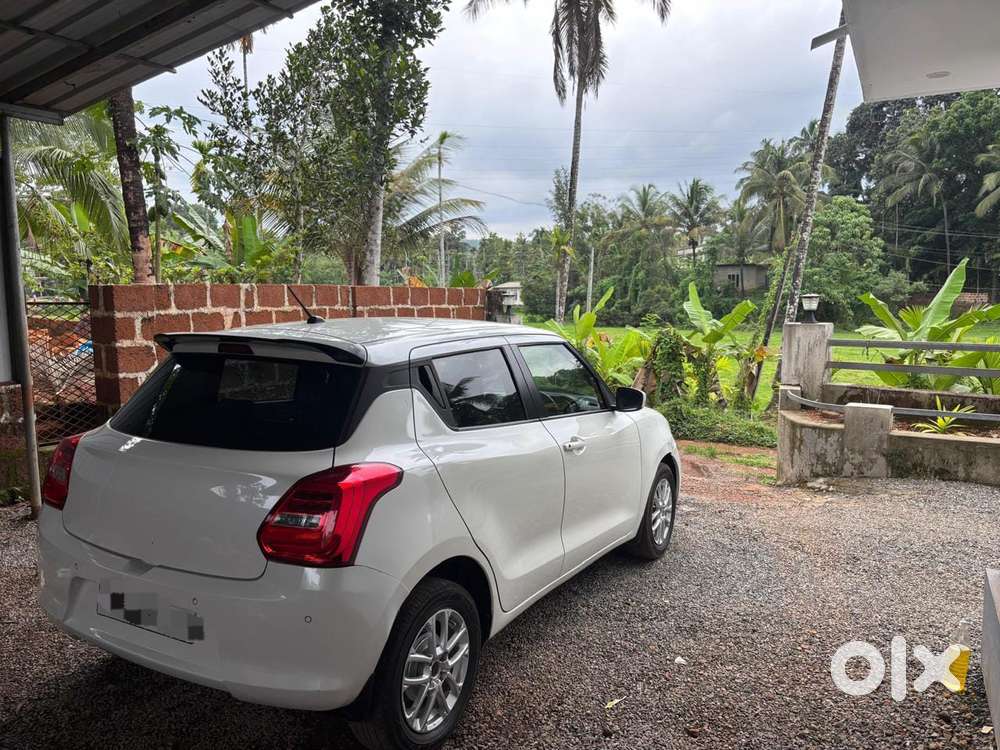 Maruti Suzuki Swift Vxi + Manual, 2022, Petrol