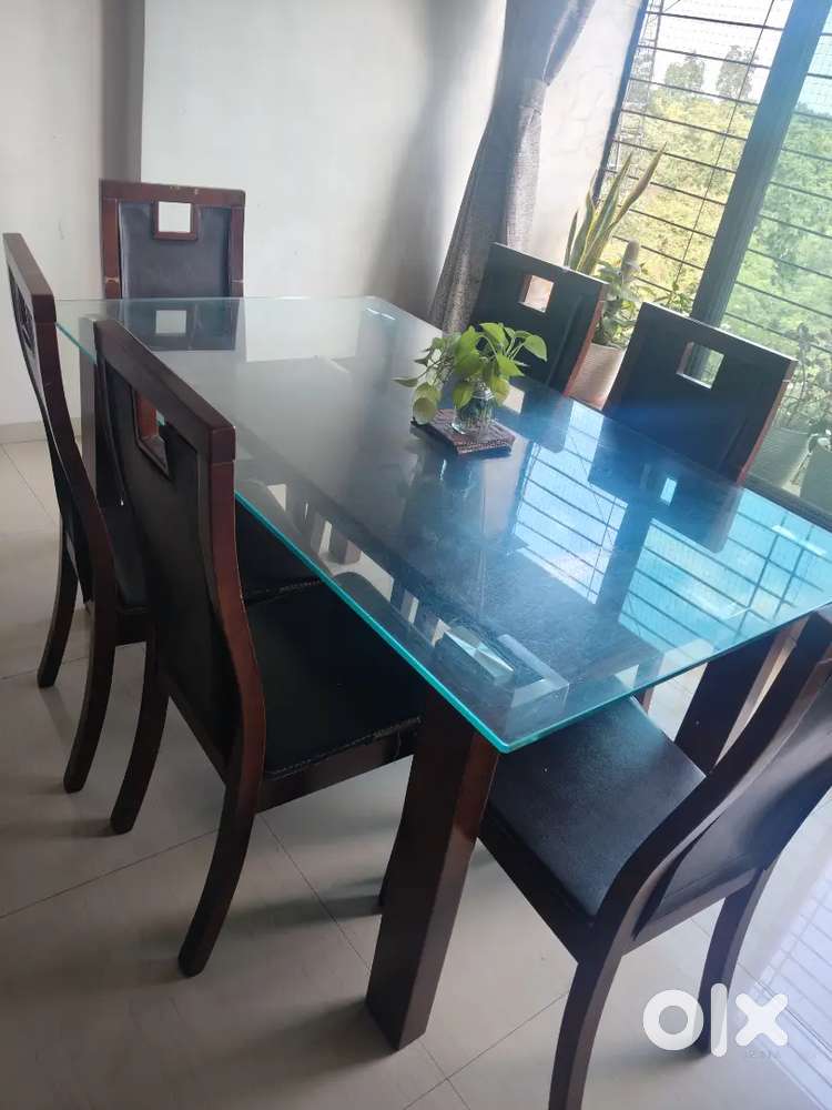 Dinning table 6 seater