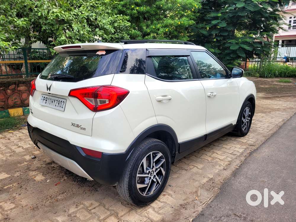 Mahindra Xuv300 W8 Amt Diesel, 2022, Diesel