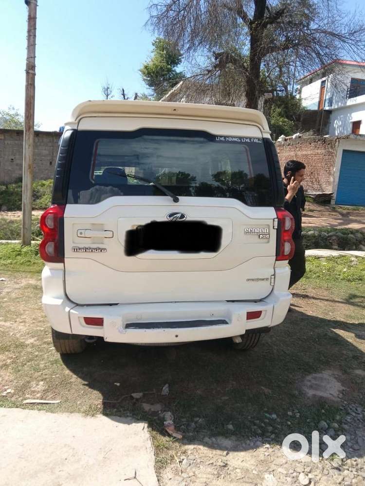 Mahindra Scorpio S10
