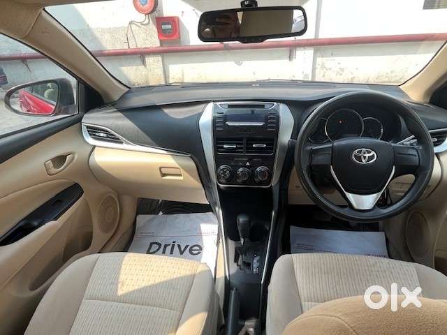 Toyota Yaris J Cvt, 2018, Petrol