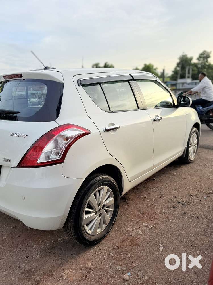 Maruti Suzuki Swift Zdi Plus, 2015, Diesel
