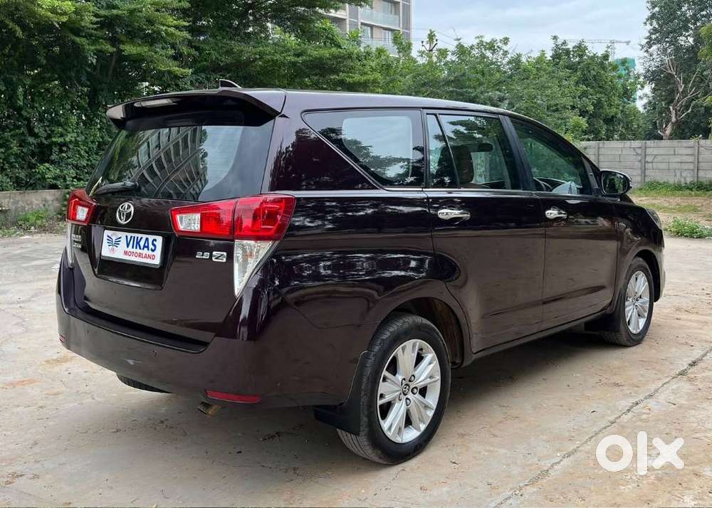 Toyota Innova Crysta 2.8 Zx At 7 Seater, 2016, Diesel