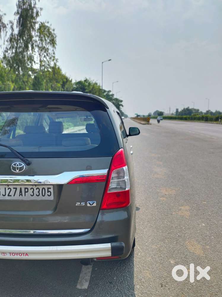 Toyota Innova 2.5 V 8 Str, 2015, Diesel