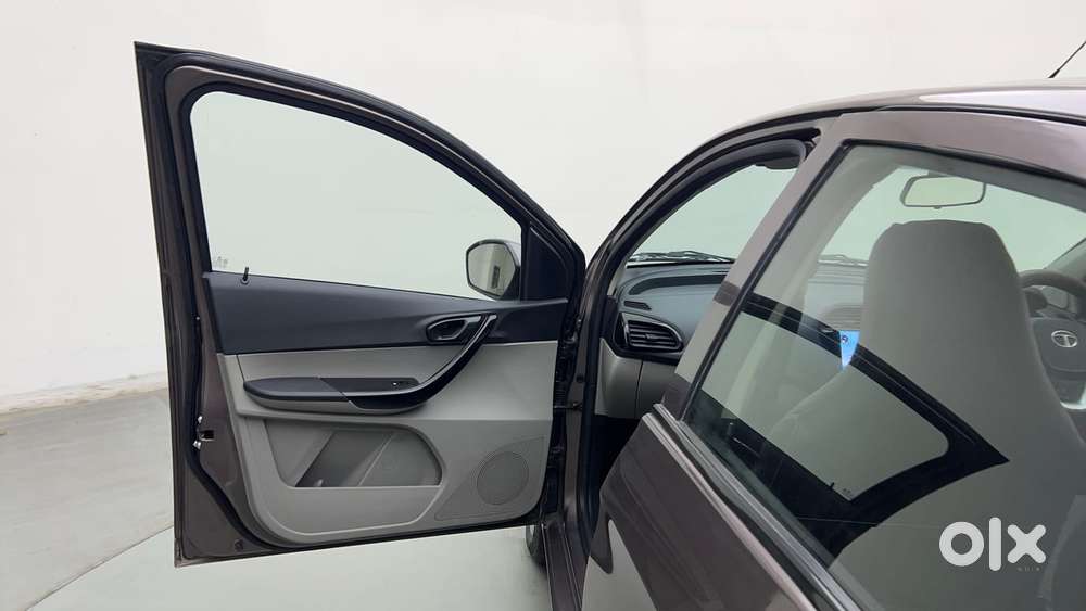 Tata Tiago 1.2 Revotron Xt, 2017, Petrol