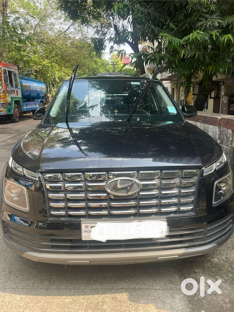 Hyundai Venue Petrol 38000 Km Driven