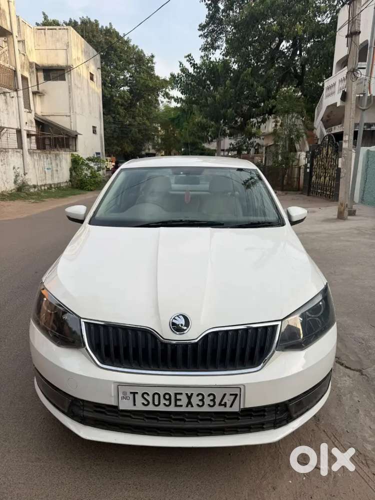 Skoda Rapid Elegance 2012 Diesel Manual