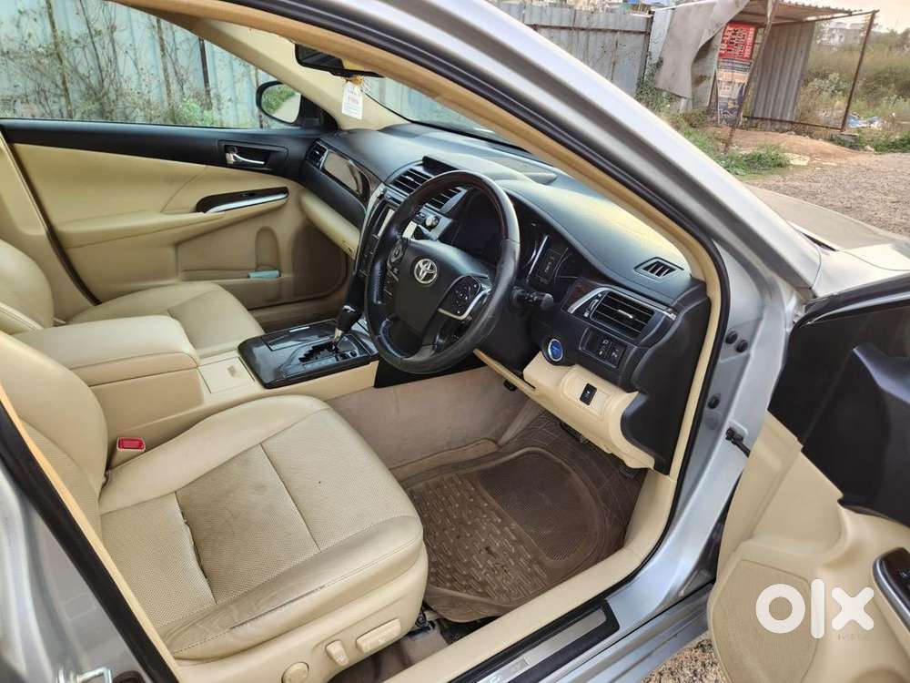 Toyota Camry 2016 Petrol Well Maintained