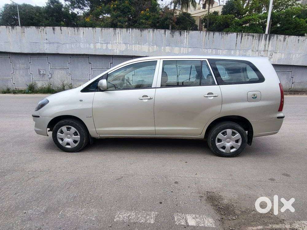 Toyota Innova 2.0 G (petrol) 8 Seater Bs Iv, 2005, Petrol