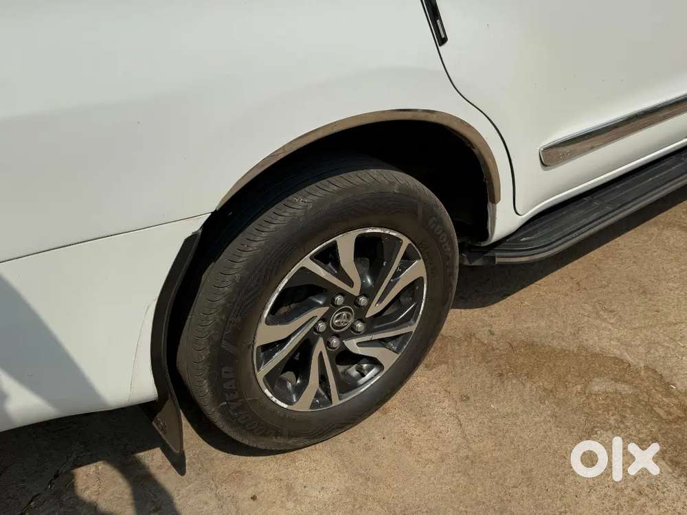 Toyota Innova Crysta Diesel 2021