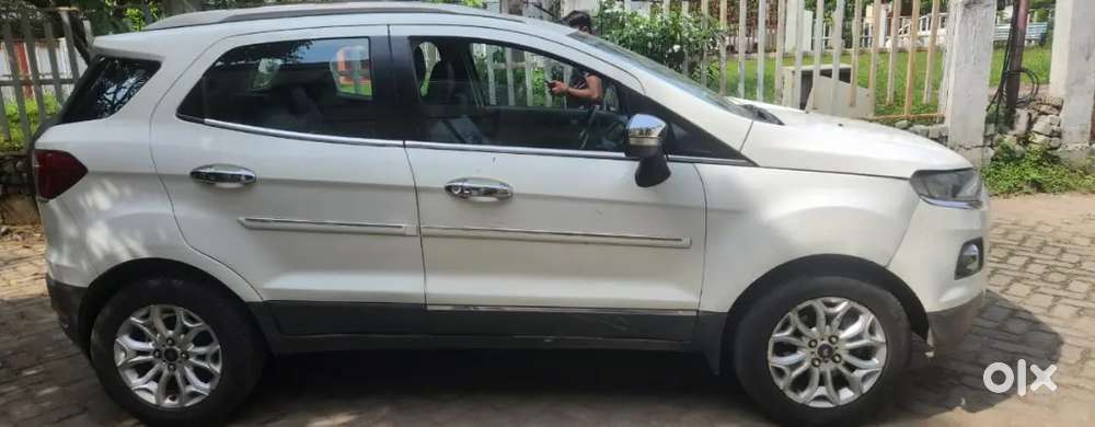 Ford Ecosport 2016 Titanium+ Diesel Top Model – Well Maintained