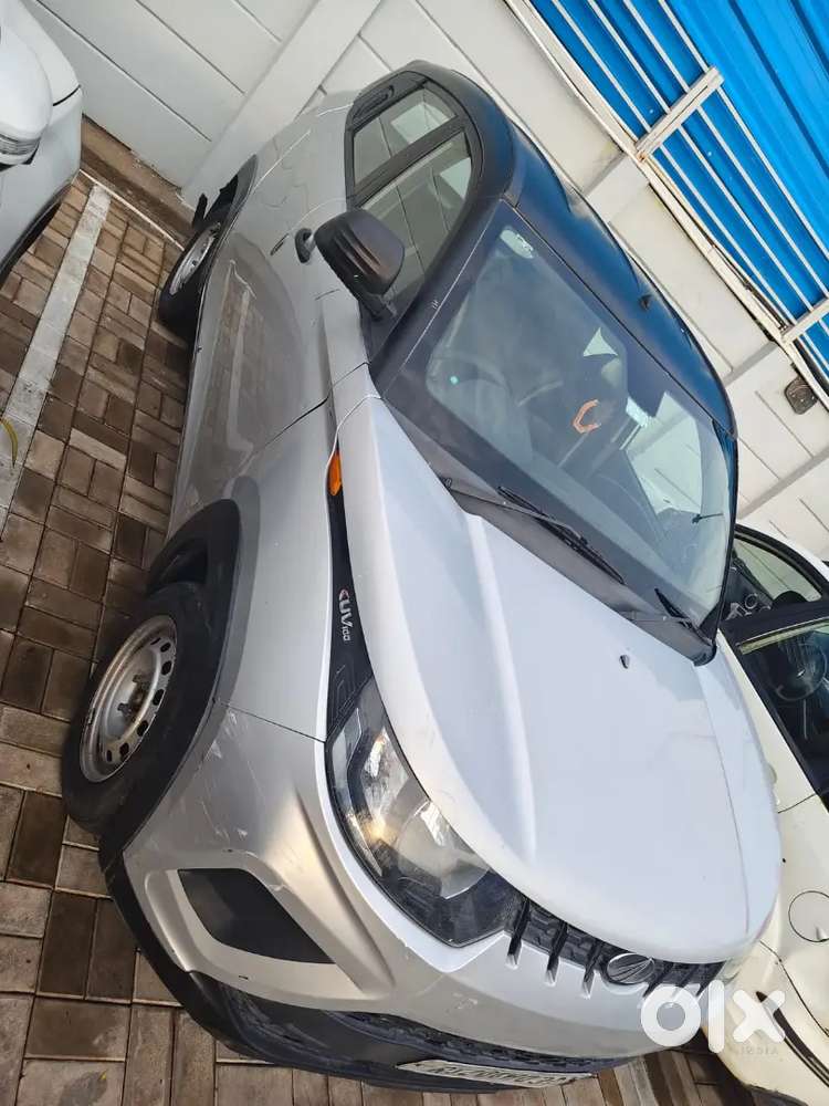 Kuv 100 Petrol Original Pent Suv Car 6 Seats