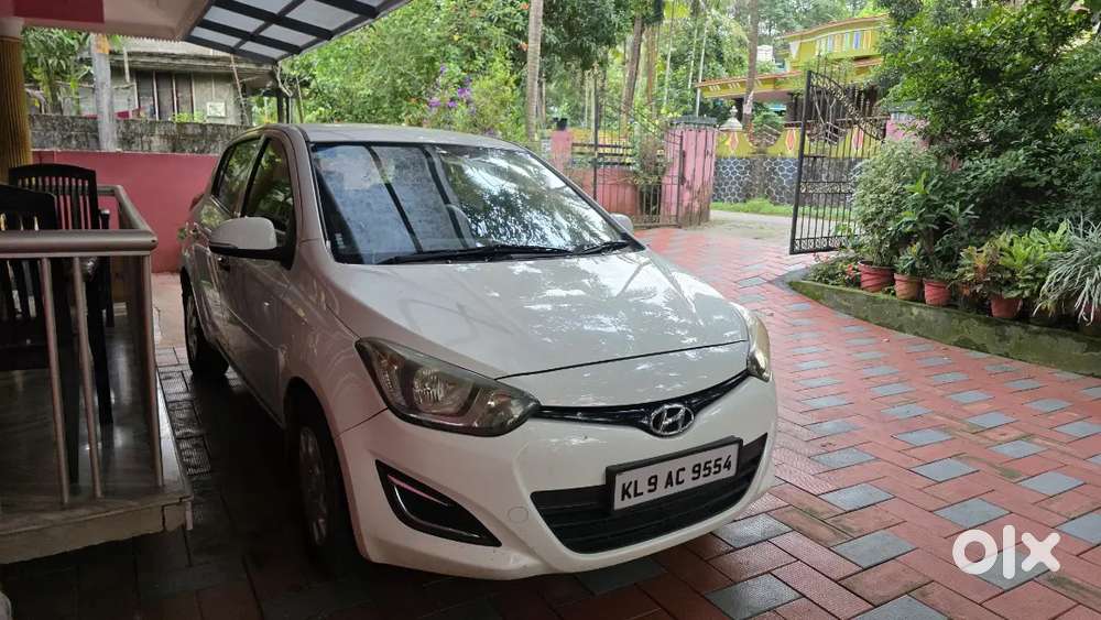 Diesel 90000 Km Driven No Complaints 80%tyres Android System