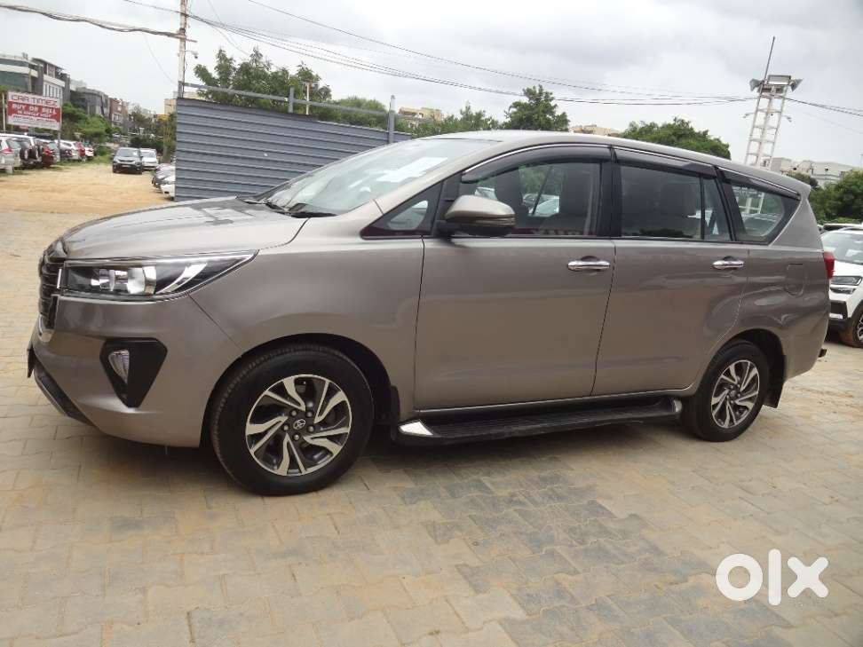 Toyota Innova Crysta 2.8 Gx At 8s, 2022, Diesel