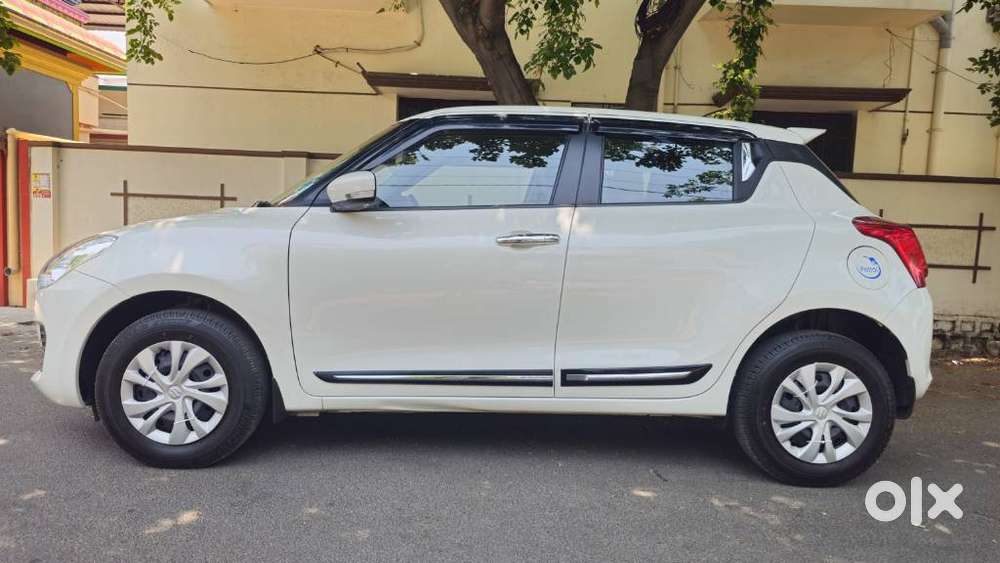 Maruti Suzuki Swift Vxi + Manual, 2023, Petrol