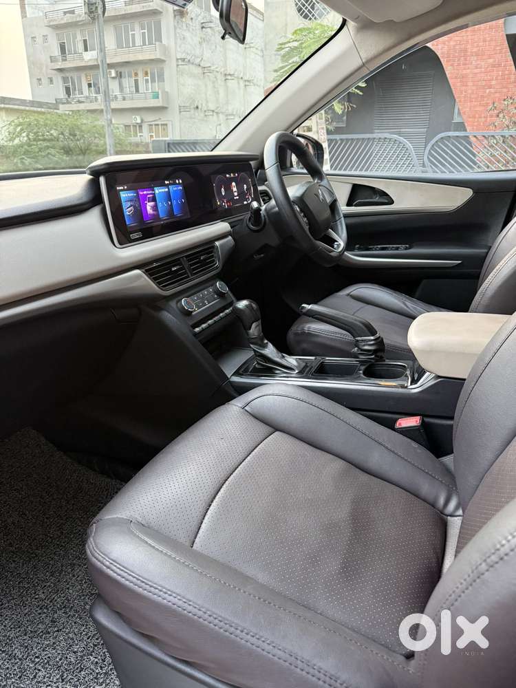 Mahindra Xuv700 2.2 Ax 3 Diesel At 5 Str, 2023, Diesel