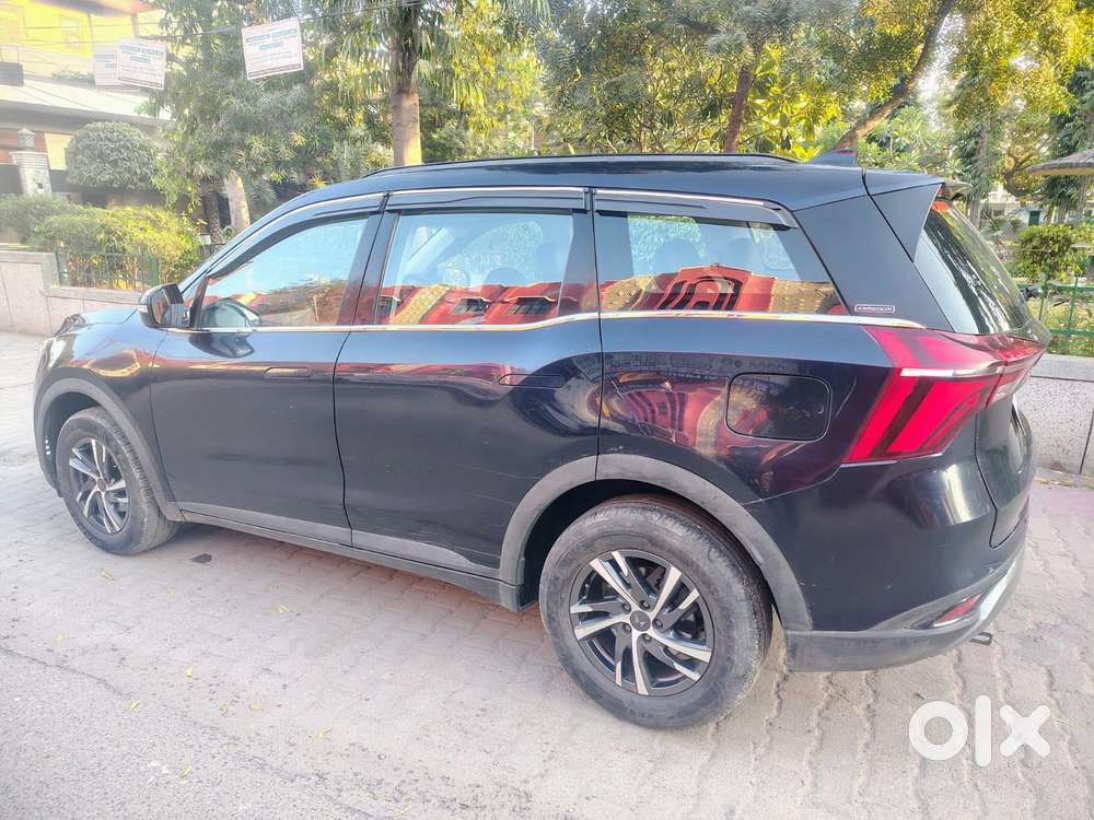 Mahindra Xuv700 2.0 Ax 5 Petrol Mt Str, 2022, Petrol