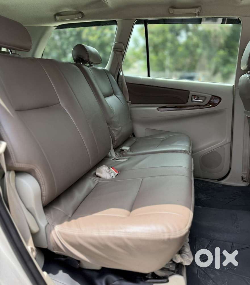 Toyota Innova 2.5 Ev (diesel) Ps 8 Seater Bs Iv, 2014, Diesel