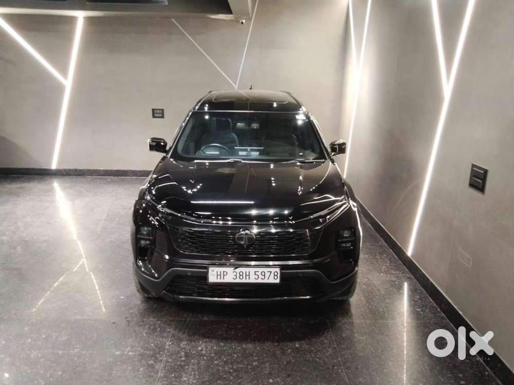 Tata Safari Accomplished Dark Edition, 2024, Diesel