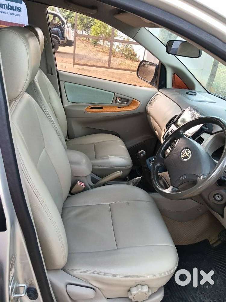 Toyota Innova 2.5 V 7 Str, 2011, Diesel