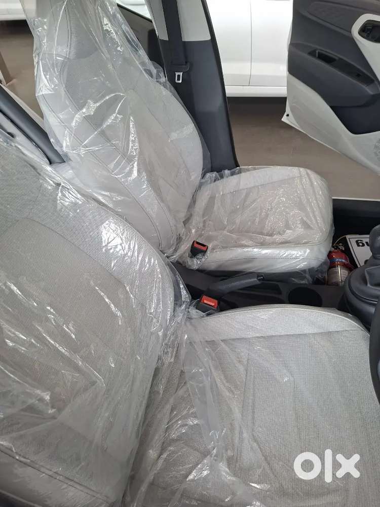 Hyundai Aura 2026 Cng & Hybrids 1500 Km Driven