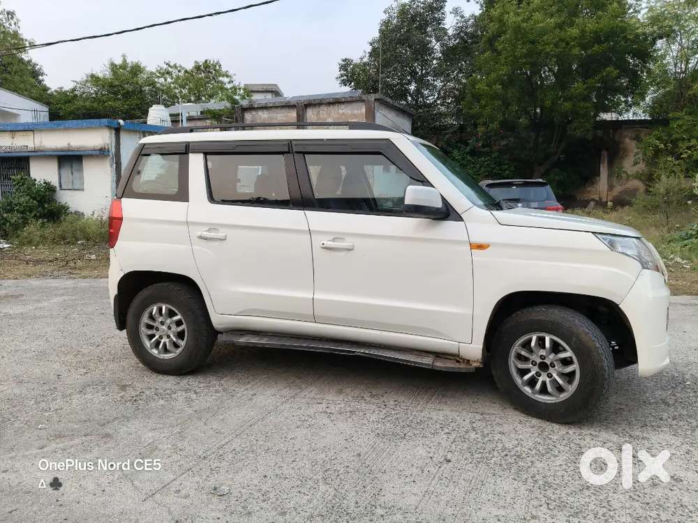 Mahindra Tuv 300 2016 Diesel Well Maintained