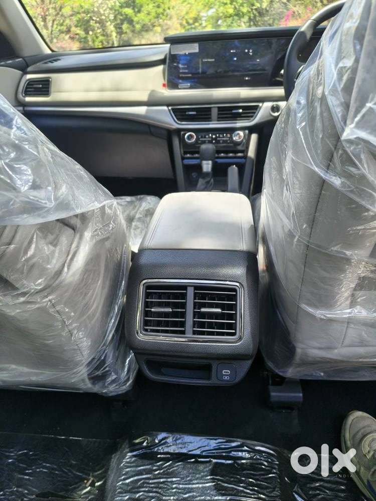 Mahindra Xuv700 2.0 Ax 7 Petrol At Luxury Pack Str, 2026, Petrol