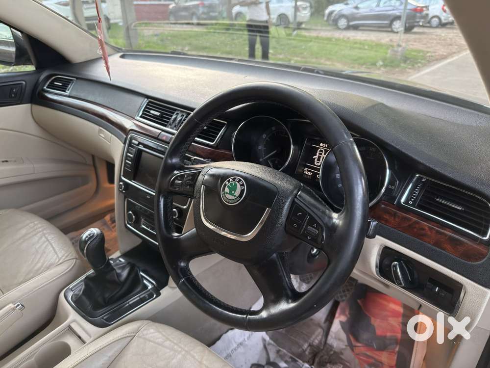 Skoda Superb 1.8 Elegance Tsi At, 2011, Petrol