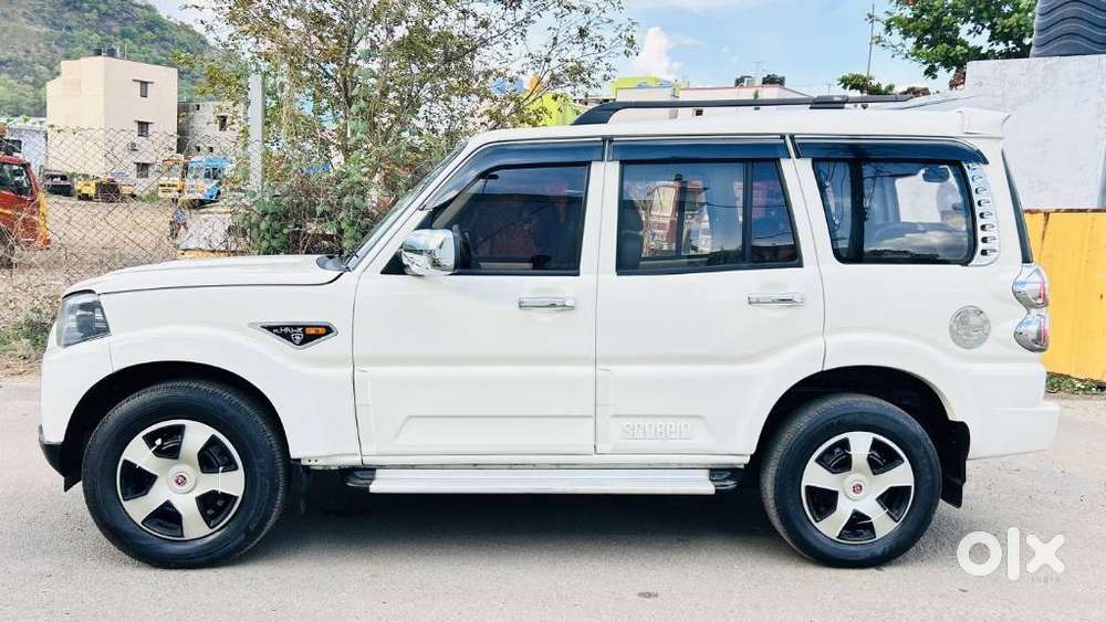 Mahindra Scorpio S4, 2015, Diesel