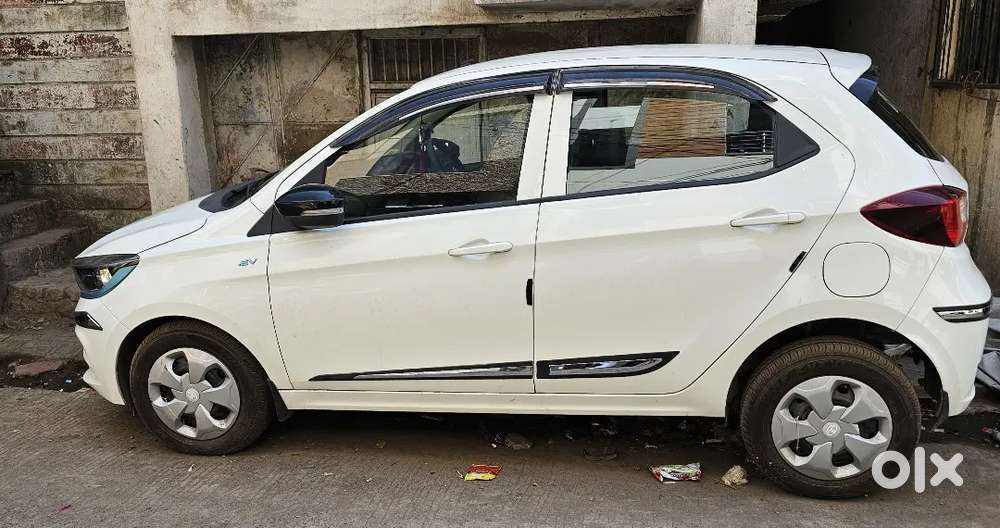 Tata Tiago Ev 2025 Electric 4500 Km Driven.  9 Lakh Me Dena Hai.