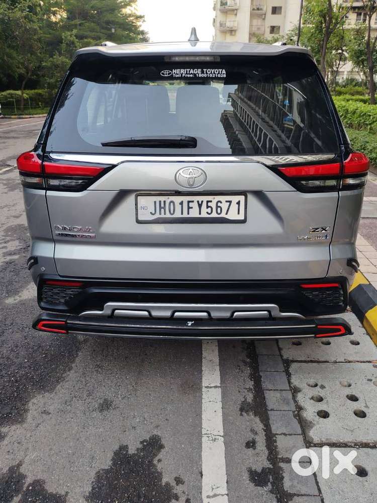 Toyota Innova Hycross 2.0 Zx Hybrid 7 Str, 2025, Petrol