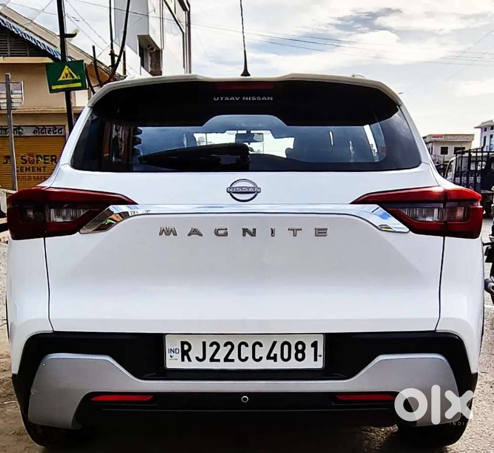 Nissan Magnite 2023 Cng & Hybrids 100000 Km Driven