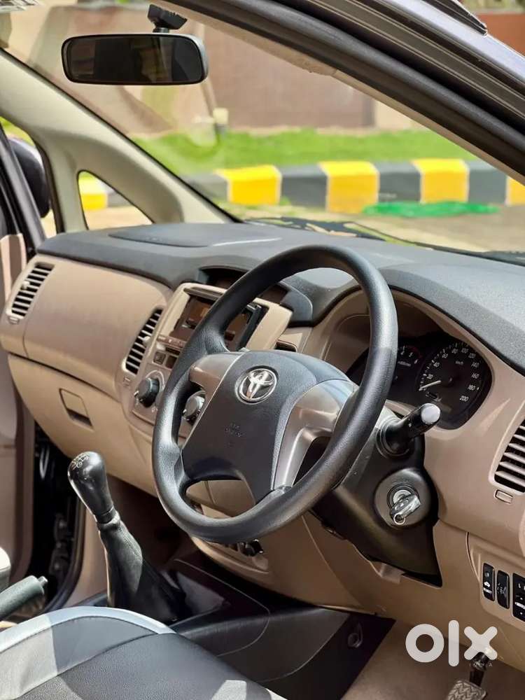 Toyota Innova 2015 Diesel 135000 Km Driven