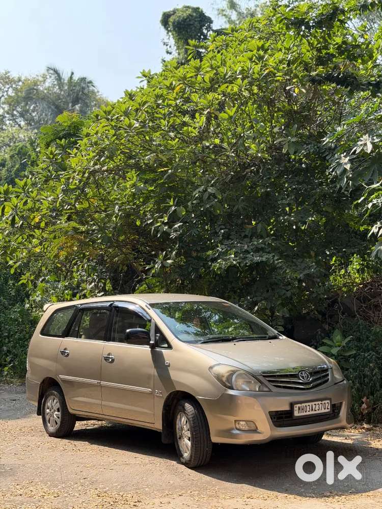 Toyota Innova Vx 7 2011